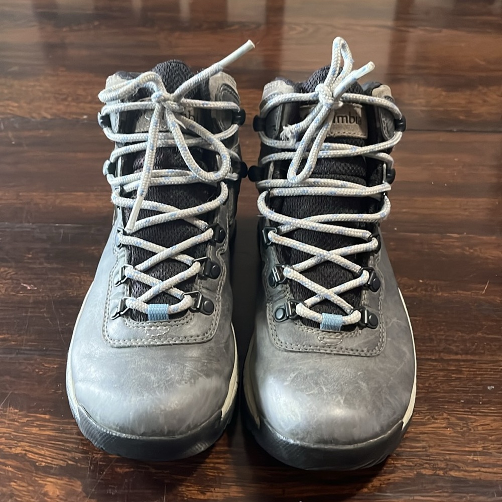 Columbia gray hiking boots - Picture 2 of 8